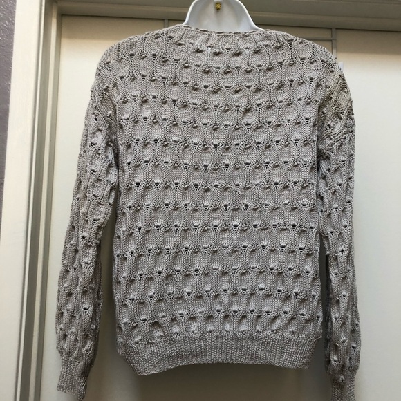 2/$30 Cable Knitted Lightweight V Neck Tan Handmade Sweater Perl Clusters Small - Picture 4 of 9